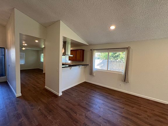 3rd image of 5416 Winchester Way