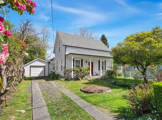 954 Elrod Ave, Coos Bay, OR 97420