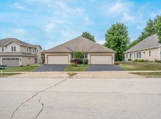 2110 Mount Vernon Dr, Waukesha, WI 53186