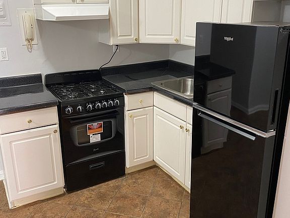 2nd image of 247 E 33rd St #5E