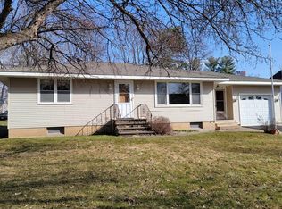 6516 Elm St, North Branch, MN 55056