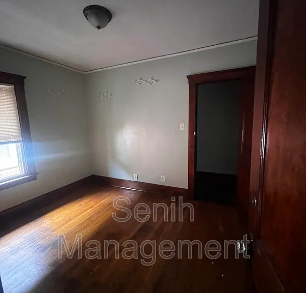 1495 W Grand Blvd — Photo 5