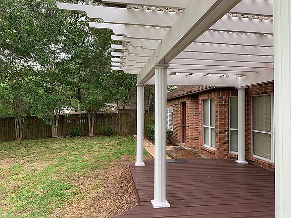4th image of 315 Huckleberry Dr