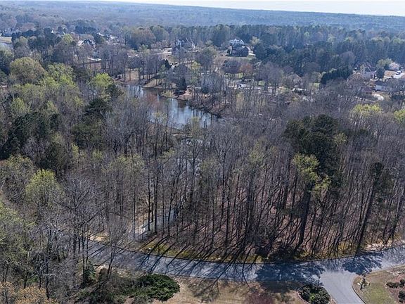 3rd image of 110 Bayberry Run