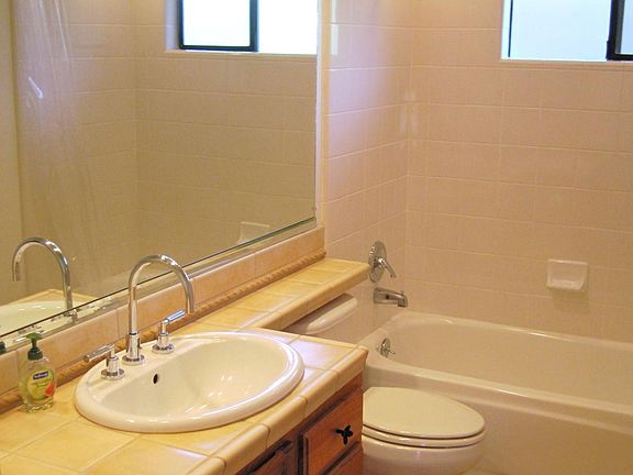 4th image of 38 Pelican Ln #38