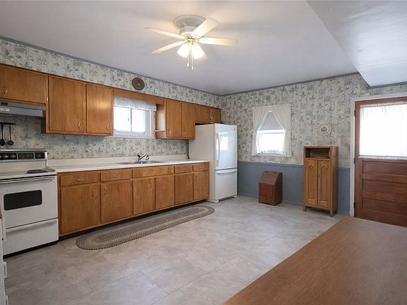 5th image of 817 3rd Ave