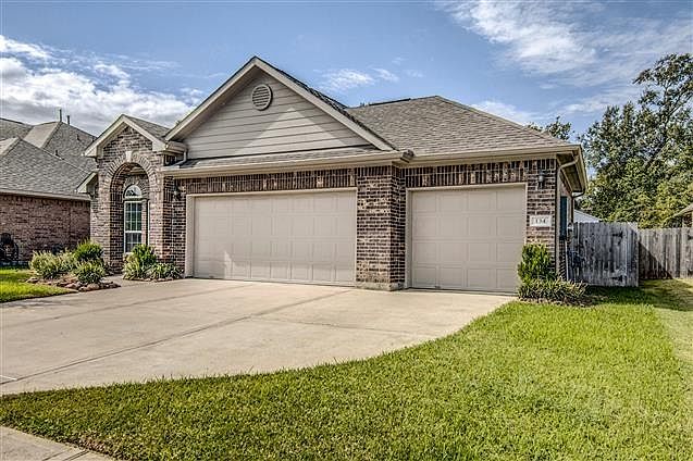 1st image of 134 Persimmon Dr