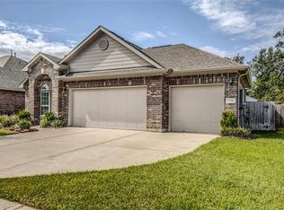 134 Persimmon Dr, Baytown, TX 77520