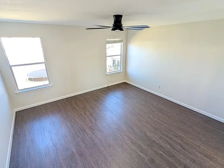 222 Phillips St — Photo 22