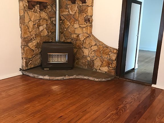 4th image of 1523 Granite Ave NW