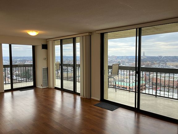 5th image of 400 Madison St #1