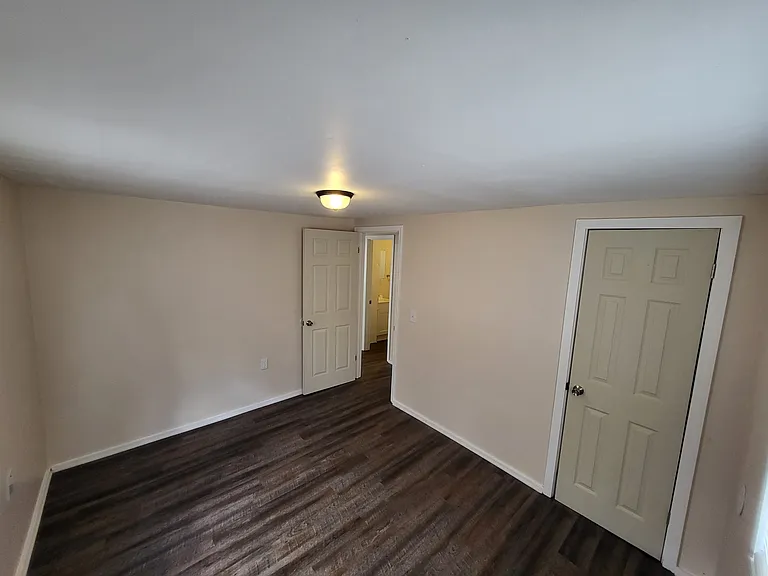105 Baxter St — Photo 3