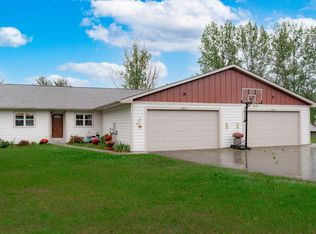 1810-1817 Windmill Dr, Baldwin, WI 54002