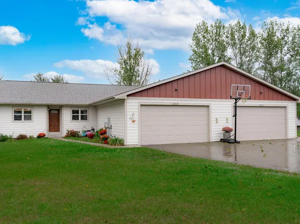 1810-1817 Windmill Dr, Baldwin, WI 54002