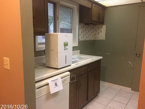 4th image of 7820 Greenbank Ct