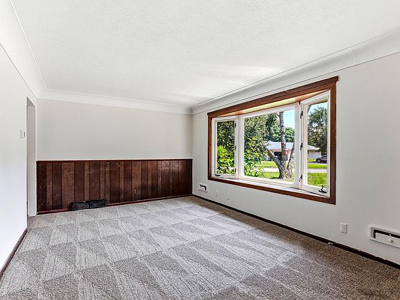 4th image of 2841 119th Ave NW