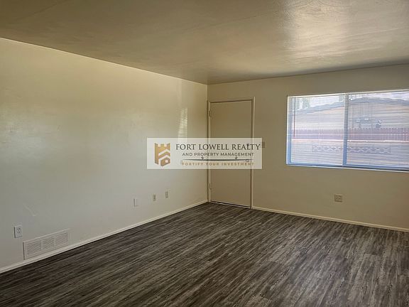 5th image of 1035-1037 E Knox Dr