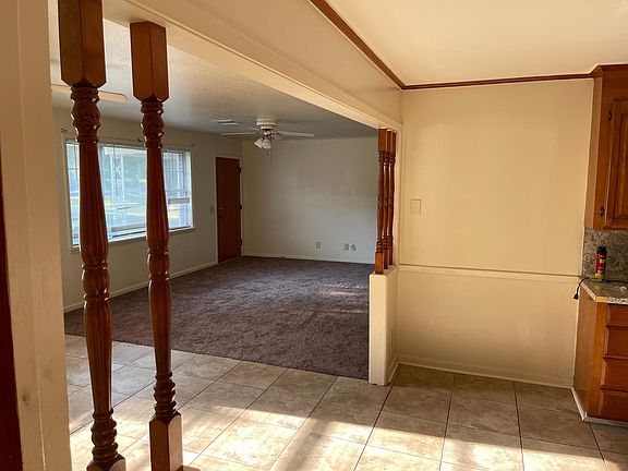 2nd image of 1112 Saxon Pl