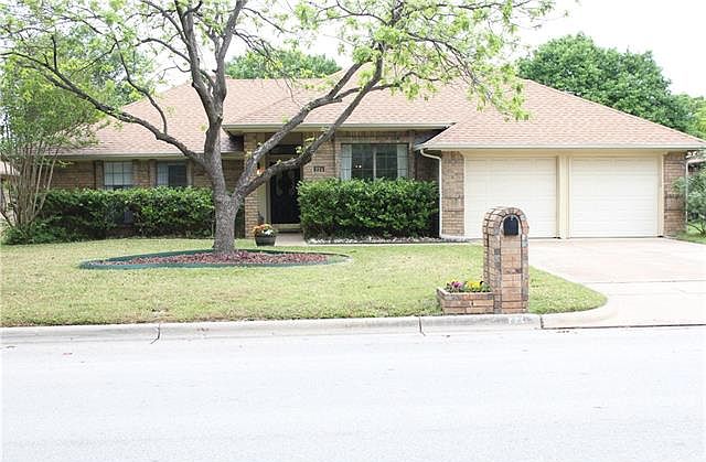 1st image of 224 Marseille Dr