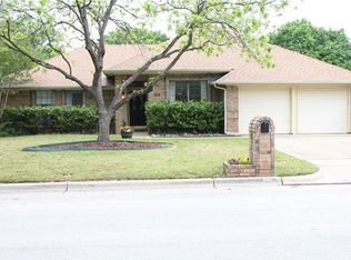 224 Marseille Dr, Hurst, TX 76054