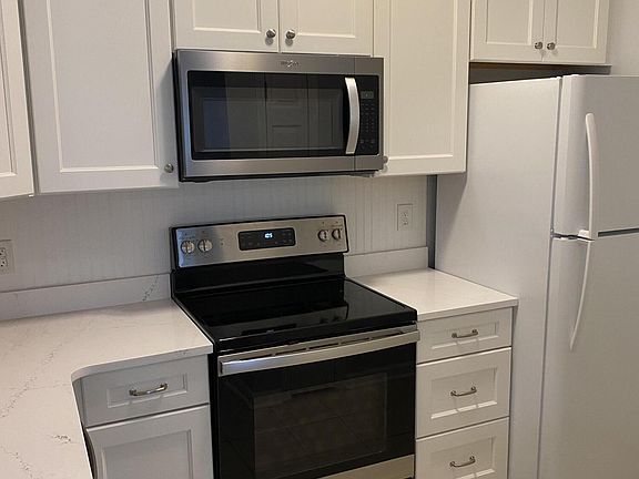 5th image of 1600 Long Grove Dr Unit 714
