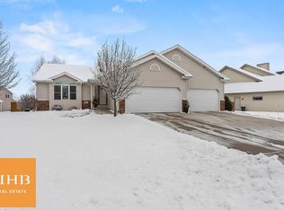 185 Weybridge Dr, Sun Prairie, WI 53590