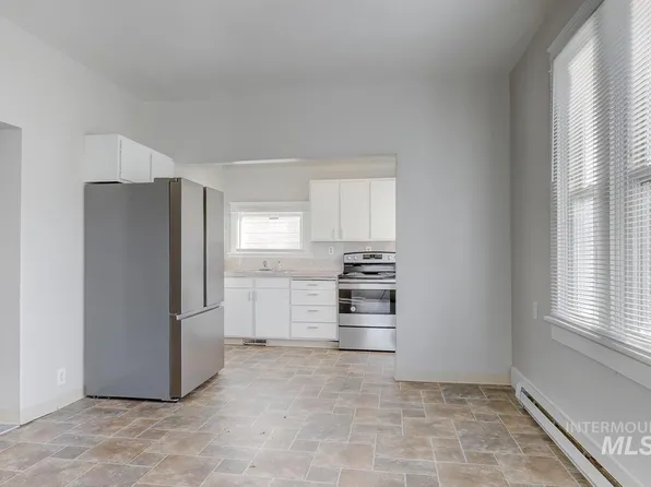 2320-2322 E Dewey Ave, Nampa, ID 83686