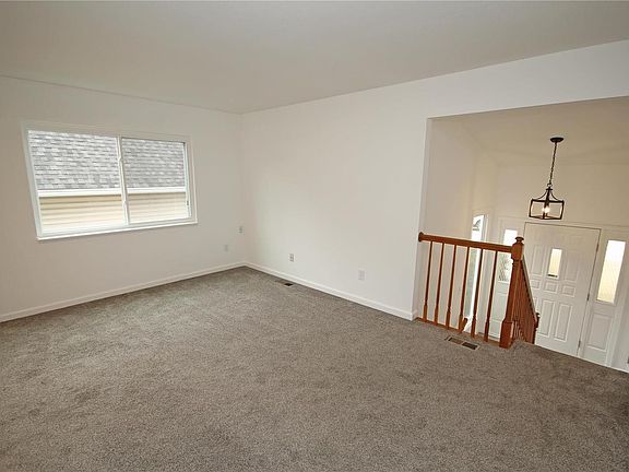 3rd image of 1006 Blase Ave