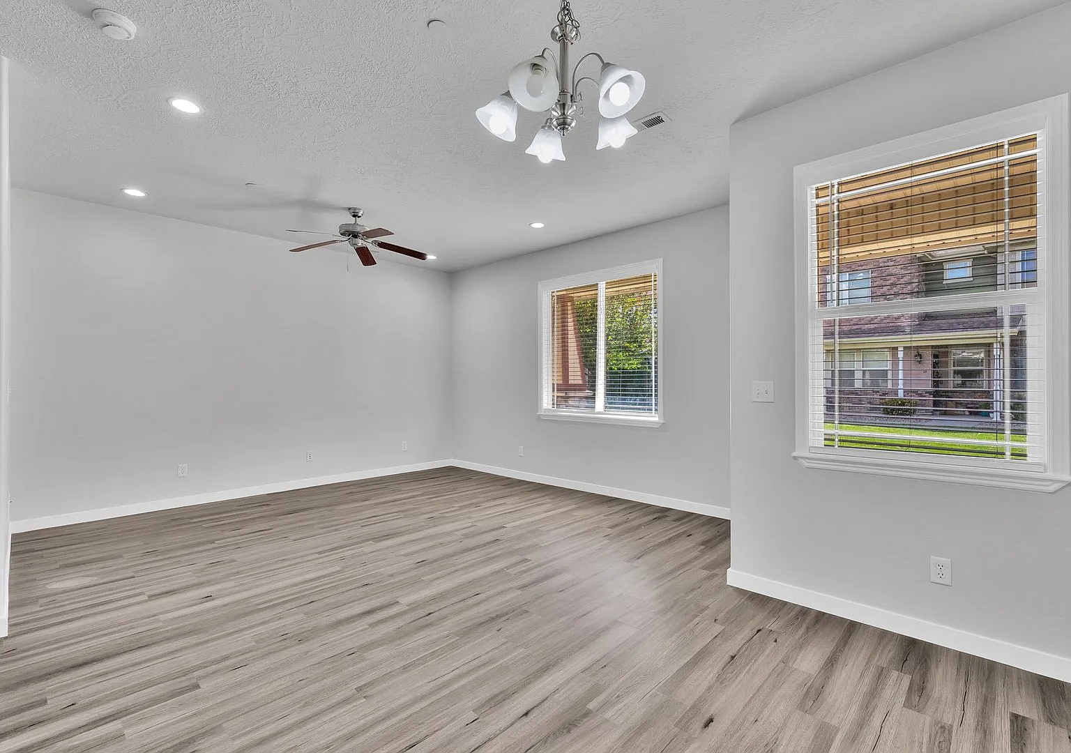 Beautiful Pleasant Grove Townhome for Rent — Photo 3