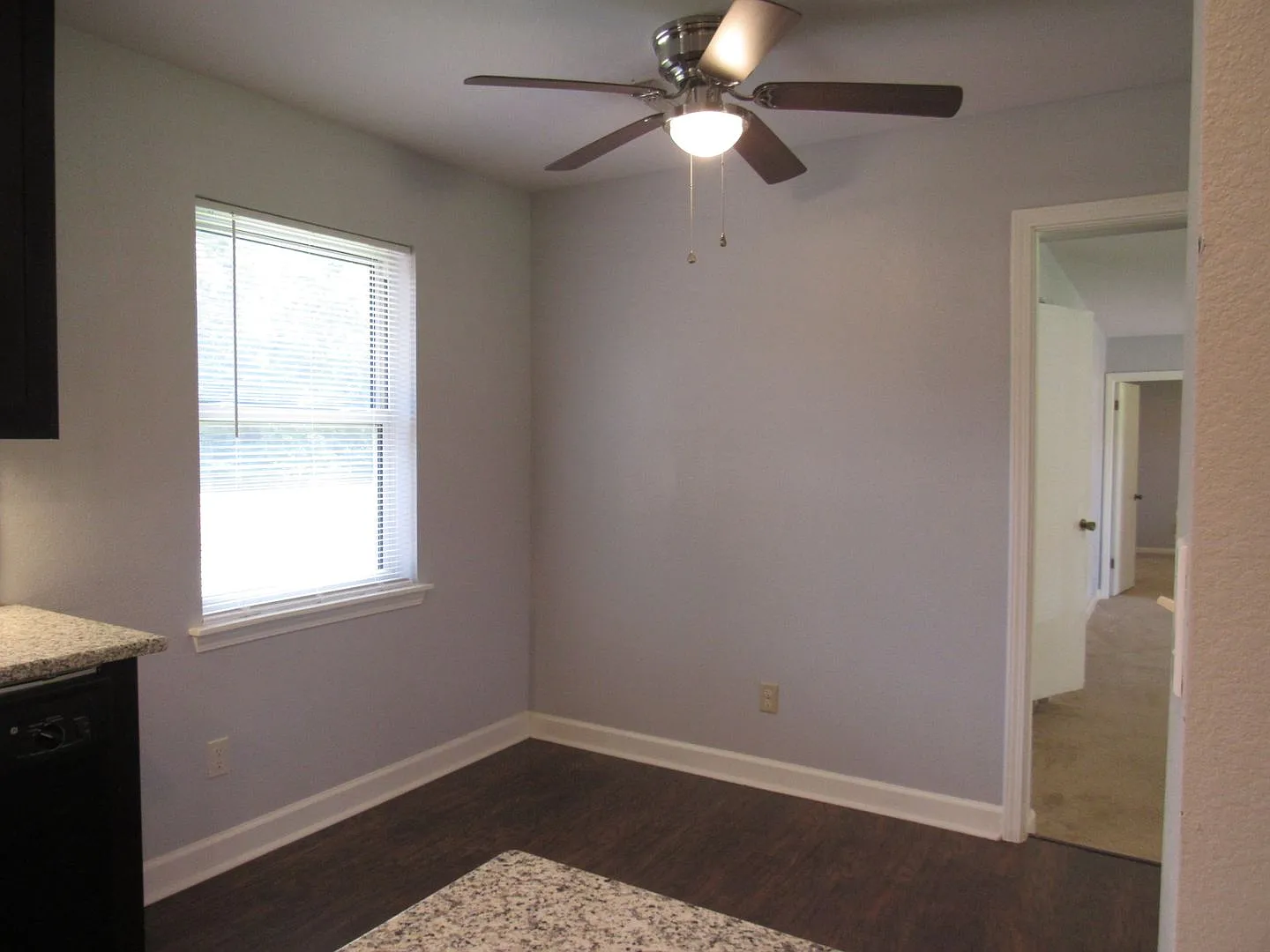 3 bed, 2.0 bath, 1992 sqft, $1,695 — Photo 4