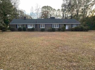 114 York St, Clinton, SC 29325