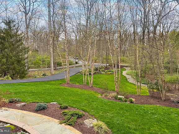 3rd image of 21433 Lake Dr