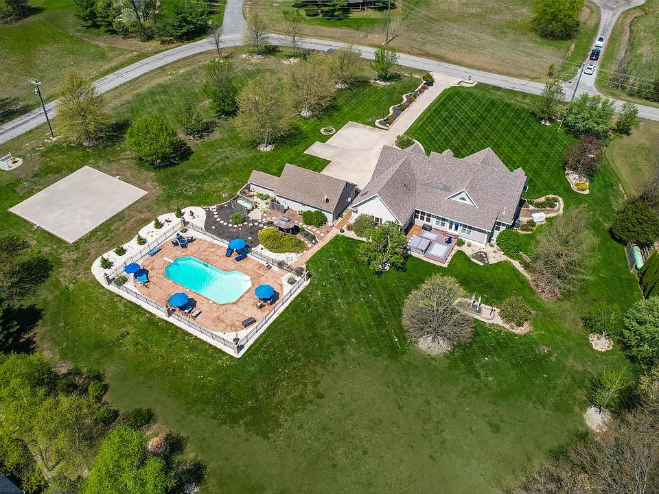 402 Waynoka Dr, Lake Waynoka, OH 45171 MLS 1775037 Zillow