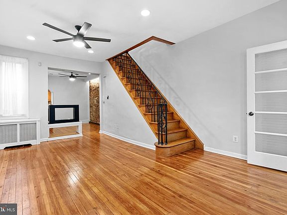 3rd image of 2529 E Albert St