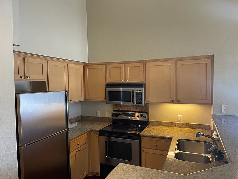 2400 5th Ave #430 — Photo 4