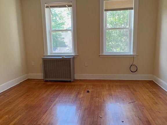 4th image of 34 Hotchkiss St #C3