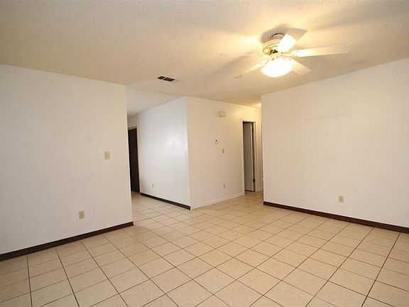 5th image of 4925 Yacht Harbor Dr