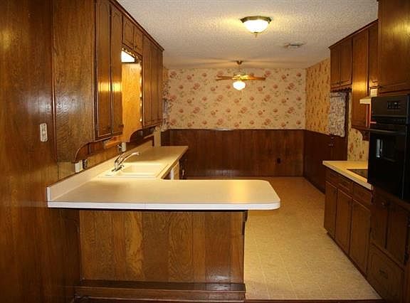 5th image of 209 Glenn Dr