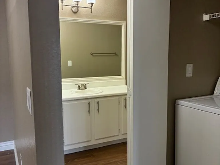 Mandalay Bay Apartments — Photo 51