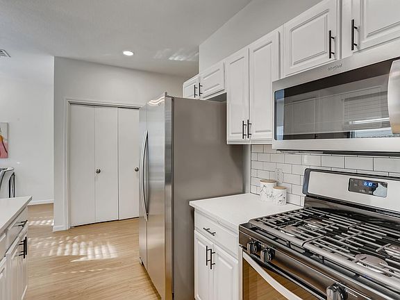 4th image of 1206 Maple Ave