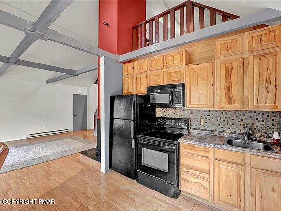 3rd image of 100 Clearbrook Dr