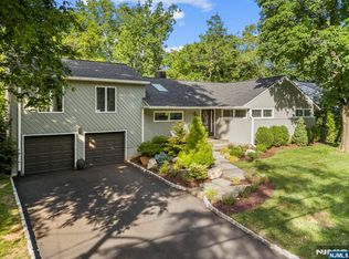 116 Saddlewood Dr, Hillsdale, NJ 07642