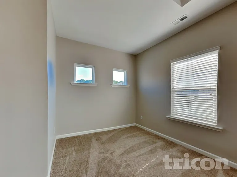 28 Ashview Dr — Photo 6