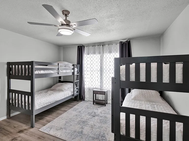 Cascade Oak Dr — Photo 12