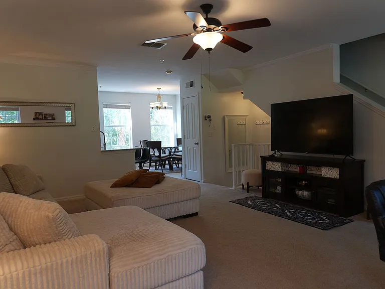 1004 Waterside Dr — Photo 13
