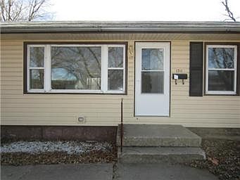3rd image of 1311 N Farview Dr