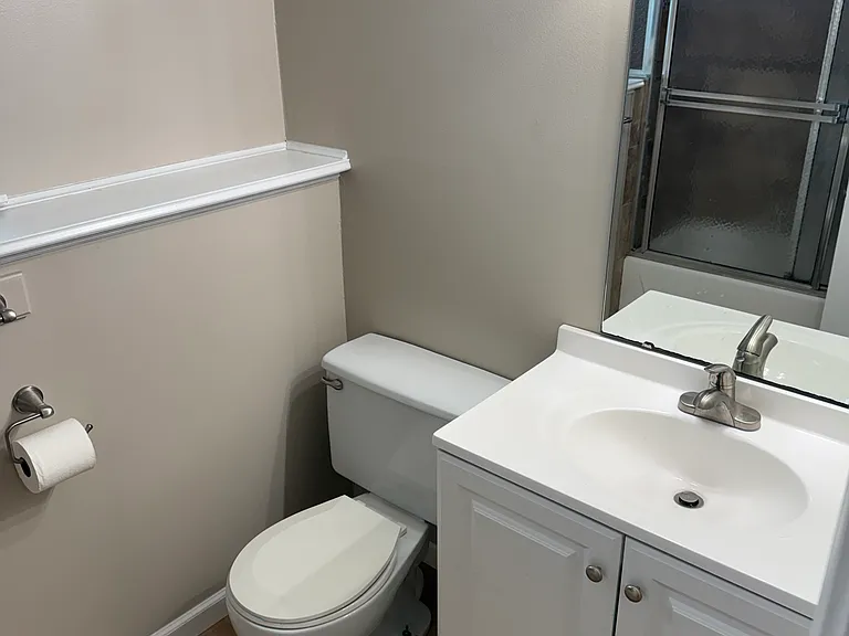 304 NE Independence Ave #B — Photo 12