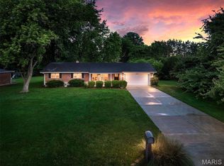 10050 Kalinda Ln, Saint Louis, MO 63128