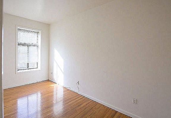 5th image of 221 E 33rd St APT 4C