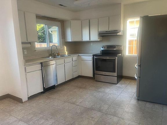 3rd image of 17356 Via Del Rey